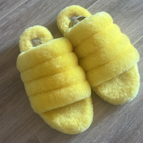 UGG fuzzy slip ons bright yellow - Picture 4 of 6